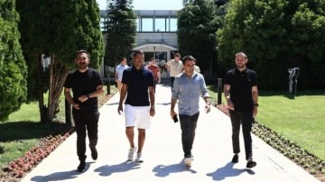 Giovanni van Bronckhorst görevine başladı