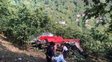 Giresun'da fındık işçilerini taşıyan araç şarampole yuvarlandı: 1 ölü, 9 yaralı