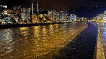 Giresun’da sağanak yağış hayatı olumsuz etkiledi