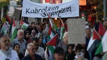 Gökçeada'da binlerce kişi Filistin için ayakta
