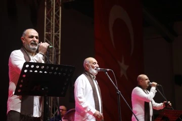 GRUP TİLLO&rsquo;DAN COŞKULU KONSER 