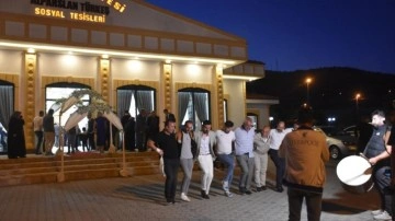 Gümüşhane'de 500 çift 'ücretsiz salon' hizmetiyle evlendi