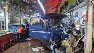 Güney Kore 'can pazarı' Araç çarşıya dalınca olanlar oldu!