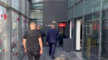 Gürsel Tekin CHP'nin Sarıyer'deki eski İl Başkanlığı binasında