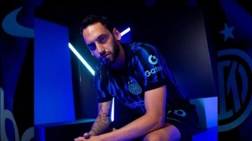 Hakan Çalhanoğlu'na büyük onur! En iyisi seçildi