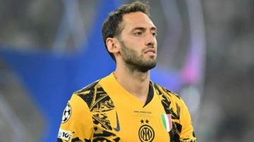 Hakan Çalhanoğlu, Şampiyonlar Ligi'nde tarihe geçti