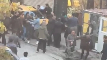 Hakkari'de cadde ortasında kavga