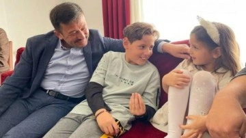 Hamza Dağ'dan İzmir depreminin sembol&uuml; 'Ayda bebek'e ziyaret