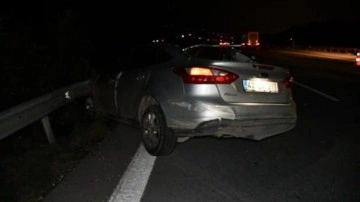 Hatay'da bariyerlere çarpan otomobil hurdaya döndü: 1 ölü