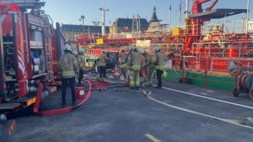 Haydarpaşa’da yakıt ikmal gemisinde yangın çıktı