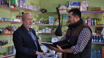 Hayırsever, bakkalın veresiye defterindeki 100 bin TL'lik borcu ödedi