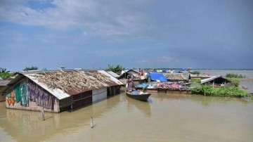 Hindistan'da muson yağmurları nedeniyle 125 kişi hayatını kaybetti