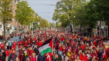 Hollanda'da yaklaşık 250 bin kişi, hükümetin İsrail politikasını protesto etti: