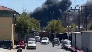 Hurdalık deposunda çıkan yangın 1 saatte söndürüldü