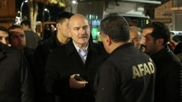 İ&ccedil;işleri Bakanı S&uuml;leyman Soylu deprem b&ouml;lgesinde: T&uuml;m ihtiya&ccedil;ları &uuml;stleneceğiz