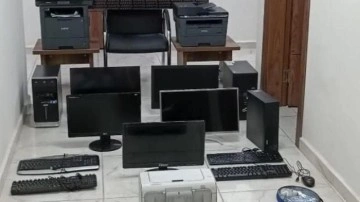 İki okuldan 120 bin TL'lik malzeme &ccedil;alan 3 ş&uuml;pheli tutuklandı