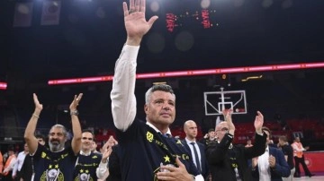 İlk kupasını kazanan Sadettin Saran'dan Ali Koç'a jest!