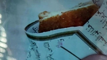 İlkokulda Kur'an-ı Kerim'e büyük saygısızlık! Veliler ayaklandı...Skandal görüntü