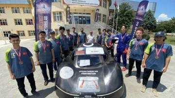 İmam Hatipli &ouml;ğrenciler 10 ayda tasarladıkları elektrikli ara&ccedil; ile &ouml;d&uuml;l kazandı