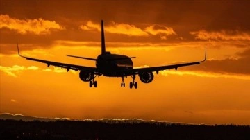 İran, 3 uçağının Umman'a gittiği iddialarını yalanladı