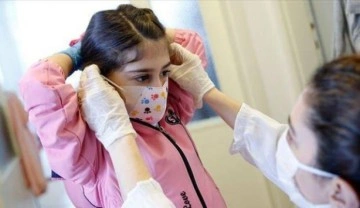 İran'da Omicron'la ilgili &ccedil;arpıcı tespit: Y&uuml;zde 20'si 10 yaş altı