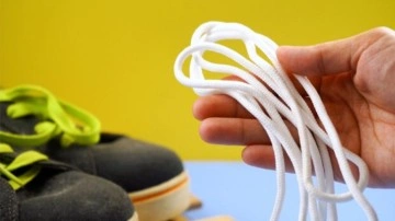 Işıltılı ve yepyeni bir g&ouml;r&uuml;n&uuml;m i&ccedil;in: Ayakkabı bağcıkları nasıl temizlenir?