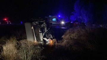 Isparta'da feci kaza! Otomobille kamyonet &ccedil;arpıştı: 3 &ouml;l&uuml;