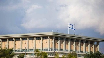 İsrail'de koalisyon ortağı hükümetten çekildi