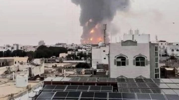 İsrail, Hudeyde Limanı'nı bombaladı