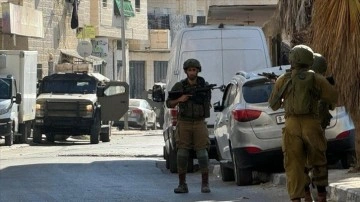 İsrail ordusu, Batı Şeria'nın El-Bire ve Nablus kentlerine baskın düzenledi