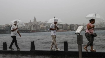 İstanbul'a sağanak ve fırtına geliyor! AKOM saat verdi: Hiç durmadan yağacak