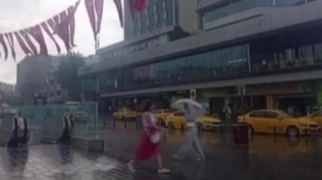 İstanbul'da sağanak yağış sürprizi!