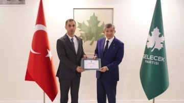 İstifaların ardından onu da görevden aldı! Gelecek Partisi'nde krizler bitmiyor...