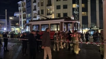 İstiklal Caddesi'nde nostaljik tramvayda yangın