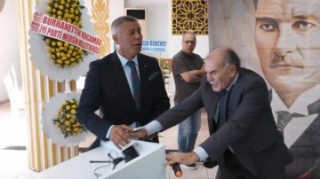 İYİ Parti kongresinde gerginlik: Kürsü devrildi, arbede yaşandı