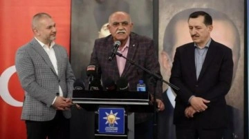 İYİ Parti'den istifa edip AK Parti'ye ge&ccedil;en Yaşar'dan Akşener'e tepki