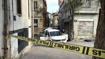 İzmir'de yol verme kavgası: Bir kişi yaralandı