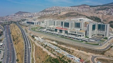 İzmir Şehir Hastanesi hasta kabul&uuml;ne başladı