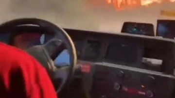 İzmir yangınında korku dolu anlar: Ekipler alevlerin arasında kaldı