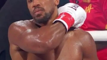 Jake Paul'u yere seren Anthony joshua'dan ma&ccedil;ın &ouml;n&uuml;ne ge&ccedil;en hareket