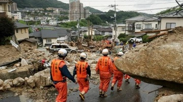 Japonya’da şiddetli yağış felaket getirdi! Sel ve toprak kayması: 3 ölü!