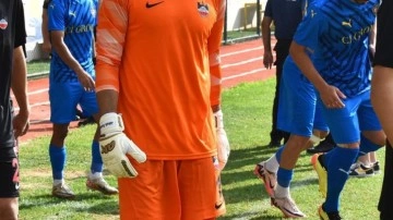 Kaleden kaleye gol atan kaleci 3. Lig ekibine transfer oldu