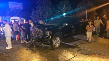 Kamyonet ile ambulans çarpıştı: 5 yaralı