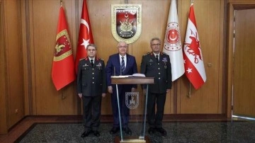 Kara Kuvvetleri Komutanlığı'nda devir-teslim töreni
