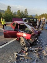 Kargo kamyonuyla otomobil &ccedil;arpıştı: 1 &ouml;l&uuml;