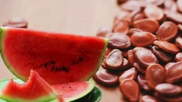 Karpuz &ccedil;ekirdeği yenir mi, nasıl yenir? Karpuz &ccedil;ekirdeği faydaları nelerdir?