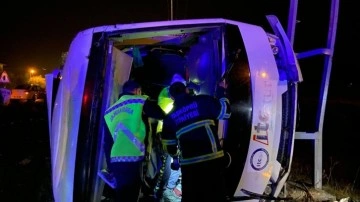 Kastamonu'da feci kaza! Tur midibüsü devrildi