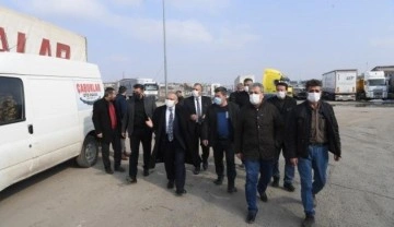 Kayseri B&uuml;y&uuml;kşehir Belediye Başkanı B&uuml;y&uuml;kkılı&ccedil;, yangından zarar g&ouml;ren b&ouml;lgeyi inceledi