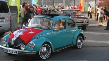 Kayseri'de şehit ve gazi &ccedil;ocukları i&ccedil;in klasik ara&ccedil;larla şehir turu yapıldı