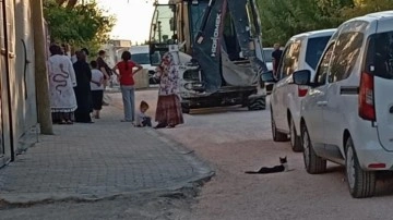 Kepçenin çarptığı 5 yaşındaki çocuk hayatını kaybetti